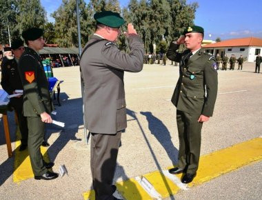 Πραγματοποιήθηκε η τελετή αποφοίτησης στο Σχολείο Βασικής Εκπαίδευσης Αλεξιπτωτιστών (φωτό, βίντεο)